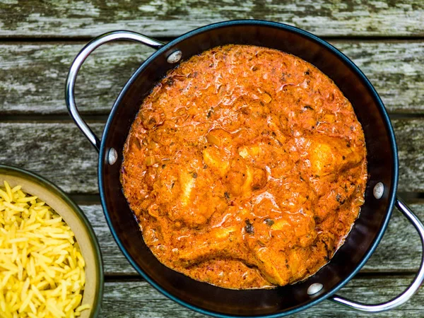 Pollo Tikka Masala indiano Takeaway Curry con riso Pillau — Foto Stock