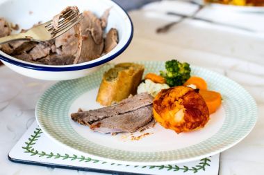 Kuzu Pazar Luch yemek kızartma