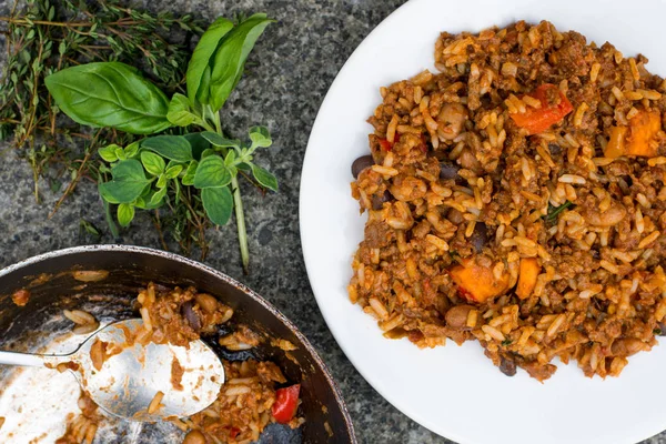 Sığır eti biber ve pirinç tatlı patates ile