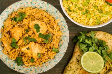 Hint tarzı tavuk Biryani köri pirinç