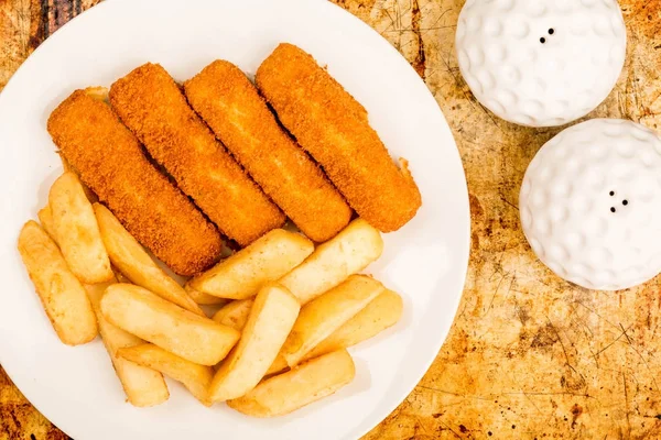 Grilled Cod Fish Fingers With Chunky Chips — Stock Photo, Image