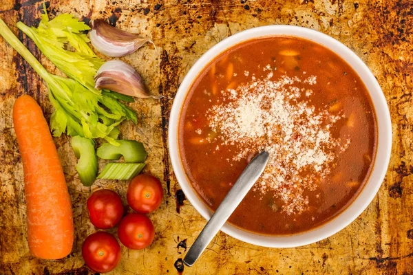 Свіжий стиль італійської Мінестроне супу — стокове фото