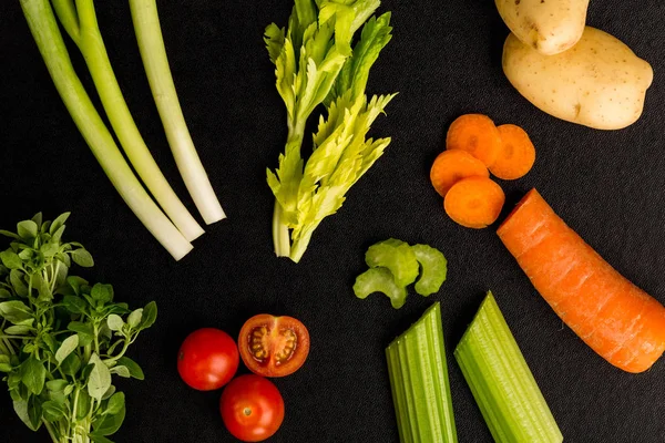 Výběr z čerstvé nevařené syrové zeleniny — Stock fotografie