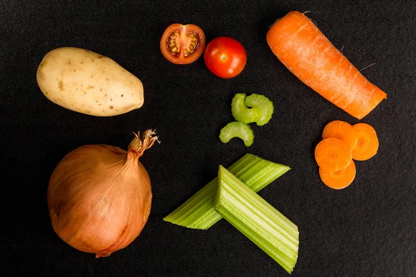 Seleção de vegetais crus frescos não cozidos — Fotografia de Stock