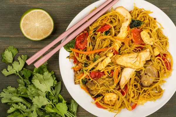 Çin stili Asya baharatlı Singapur erişte