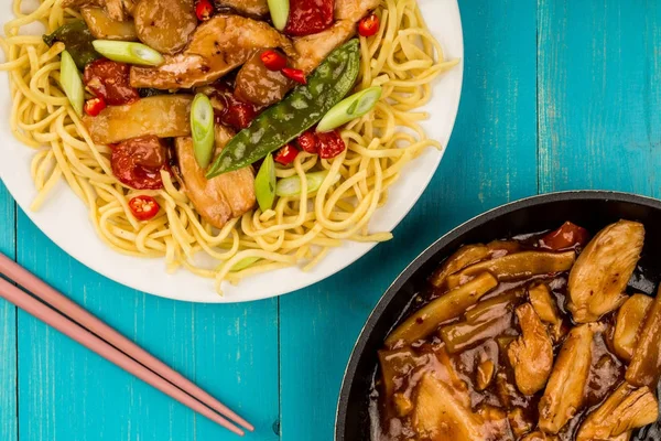 Китайський стиль курка і горіхами кешью перемішати Фрай їжі — стокове фото