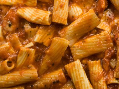 Penne Arabiatta makarna yemek