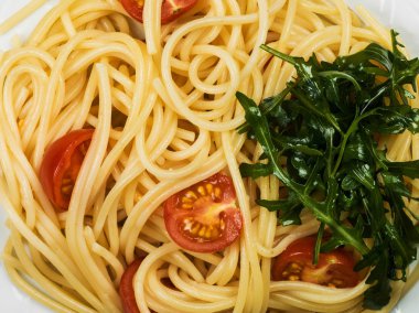 Kiraz domatesli spagetti