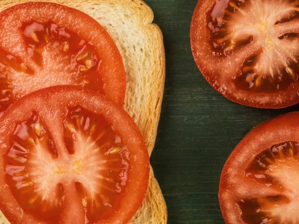 Plátky rajčat na francouzský Toast — Stock fotografie
