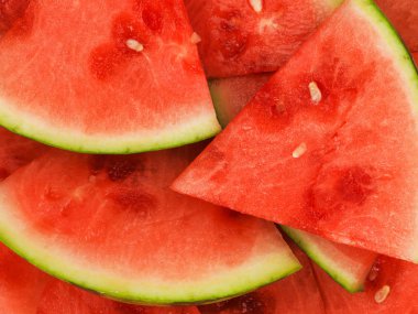 Plaka kesme karpuz segmentleri