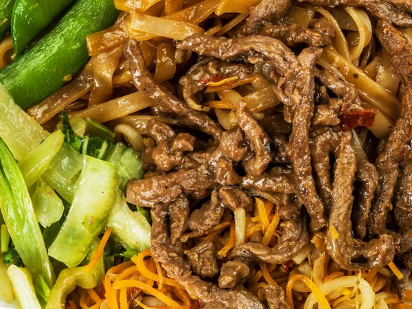 Ταϊλανδικά στυλ Noodles βοείου κρέατος με σάλτσα τσίλι — Φωτογραφία Αρχείου