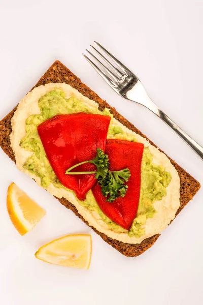 Red Peppers With Avocado and Hummus On Rye Open Face Sandwich — Stock Photo, Image