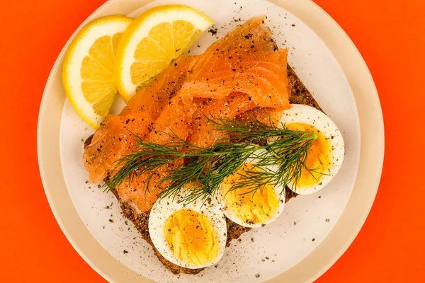 Smoked Salmon With boiled Eggs Open Face Sandwich On Rye Bread — Stock Photo, Image