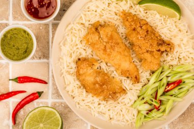 Japon tarzı derin kızarmış tavuk Tempura pirinç