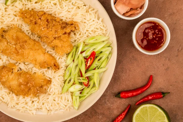 Japon tarzı derin kızarmış tavuk Tempura pirinç