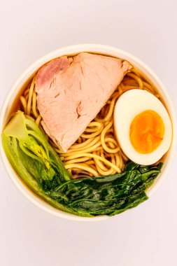 Japon stil Domuz Ramen erişte çorbası
