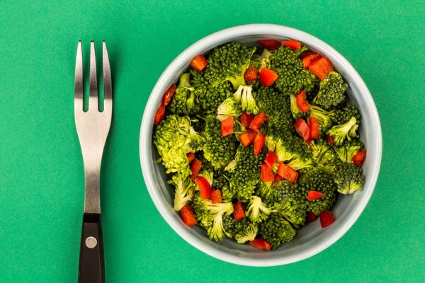 Bol végétarien ou végétalien de brocoli et de piment — Photo