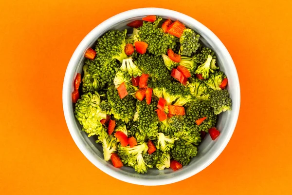 Vejetaryen veya Vegan gıda kase brokoli ve biber — Stok fotoğraf