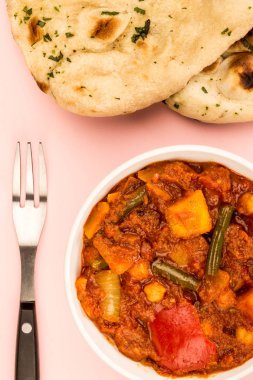 Hint tarzı vejetaryen Masala köri