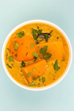 Hint tarzı Balkabagi köri