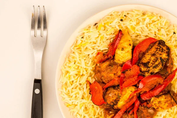 Indian Style Chicken Jalfrezi Curry And Pilau Rice — Stock Photo, Image