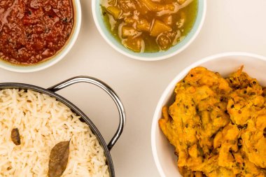 Kızarmış soğan Bhajis Hint tarzı Snack