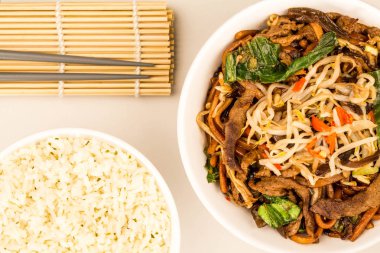 Çin stili Wok tava Shanghai Beef noodle