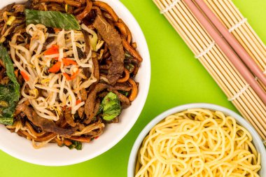 Çin stili Wok tava Shanghai Beef noodle