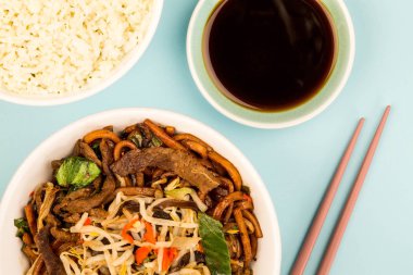 Çin stili Wok tava Shanghai Beef noodle