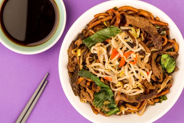 Çin stili Wok tava Shanghai Beef noodle