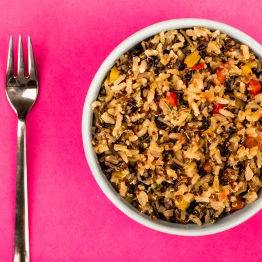 Sağlıklı vejetaryen veya Vegan yemek pilav ve Quinoa