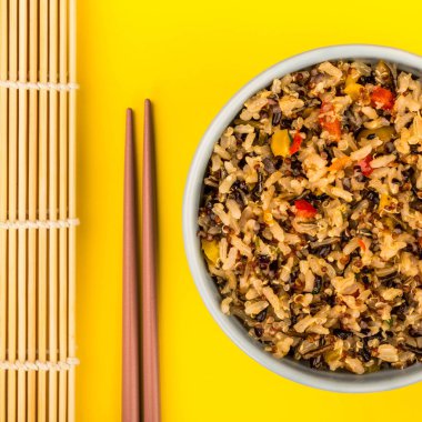 Sağlıklı vejetaryen veya Vegan yemek pilav ve Quinoa