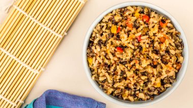 Sağlıklı vejetaryen veya Vegan yemek pilav ve Quinoa