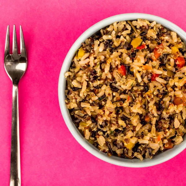 Sağlıklı vejetaryen veya Vegan yemek pilav ve Quinoa