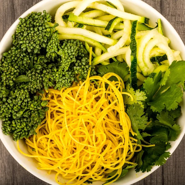 Hälsosam vegetarisk eller Vegan nudel Buddha skål — Stockfoto