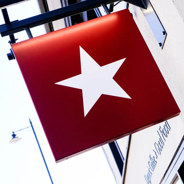 Londen Groot Brittannië Mei 2020 Pret Manger Openen Winkels Voor Stockafbeelding