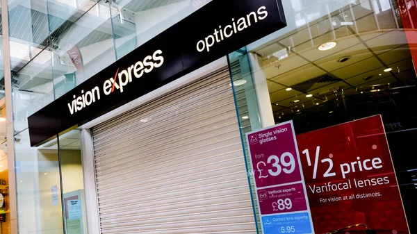 Vision Express High Street Optician Αλυσίδα Έχει Παραμείνει Κλειστή Κατά Royalty Free Εικόνες Αρχείου