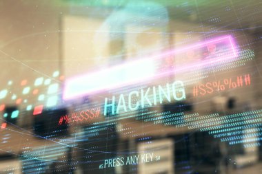 Arka planda ofis iç ile Hacking Tema hologram. Çift pozlama. Siber korsanlık kavramı