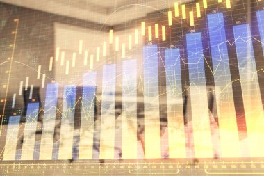 Konferans odası arka planda hisse senedi piyasası grafik Multi pozlama. Finansal analiz konsepti