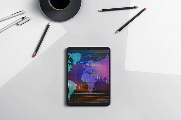 Digitális tabletta Vértes felülnézet pénzügyi grafikon és a részleges világtérképet a képernyőn. Online nemzetközi kereskedési alkalmazás koncepcióját. 3D-leképezés. — Stock Fotó