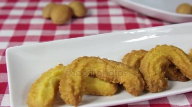kurutulmuş tatlı bisküvi