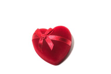 Kırmızı kalp papyon