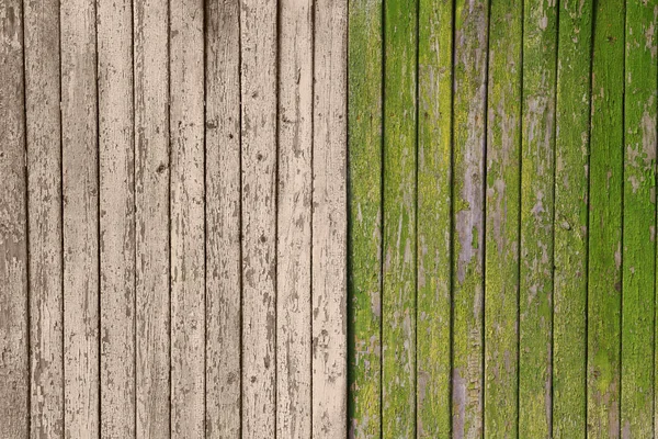 Cerca descascada verde e cinza — Fotografia de Stock