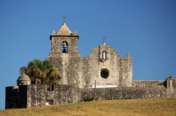 Historiska spanska koloniala kyrka — Stockfoto