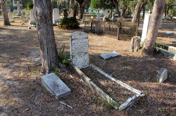 アパラチ コーラの港の町の古い墓地 — ストック写真