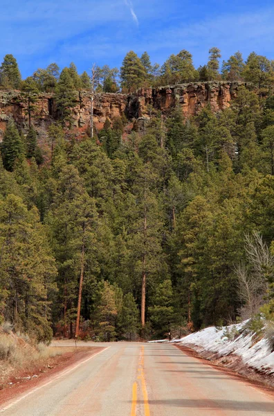 Camino elevado al paisaje de Taos — Foto de Stock