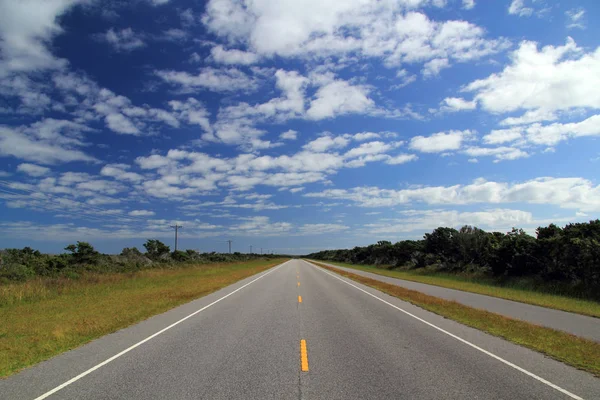 Scenic Road through Ocracoke Island — Stock Photo, Image