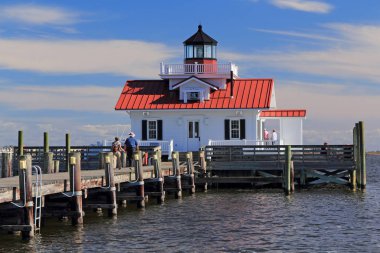 Manteo, Kuzey Carolina 22 Ekim: The Roanoke bataklıklar Lighthouse belki de 22 Ekim 2017 Manteo, Kuzey Carolina'da Manteo şirin kıyı toplumun en önemli dönüm noktası olduğunu