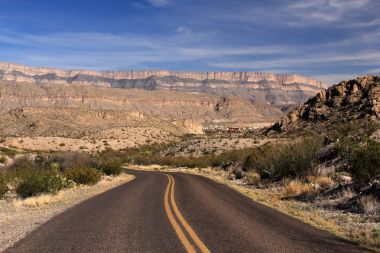 Doğal bir çöl otoyol Big Bend Milli Park, Texas Boquillas Kanyon bölümünü yaklaşımlar