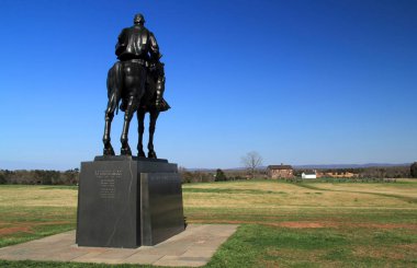 Manassas, Va - 18 Nisan: Efsanevi Konfederasyon genel Stonewall Jackson bir anıt Henry House Hill, şimdi, Manassas savaş milli parkta 22 Nisan 2018 Manassas, Va bölüm bakar